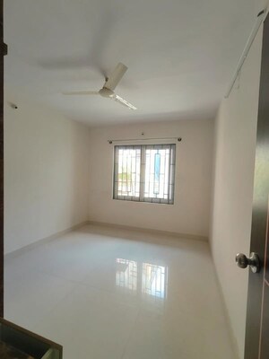 Room in 2 BHK Builder Floor at Hsr Layout Sector 3 – for Rent