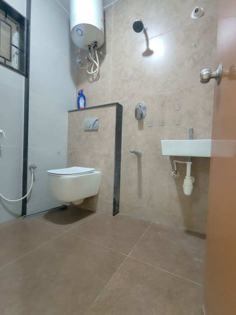 Bathroom, hsr layout sector 3 2 Bedroom 1000 Sq.Ft. Builder Floor In Hsr Layout Sector 3 Bangalore 10572345