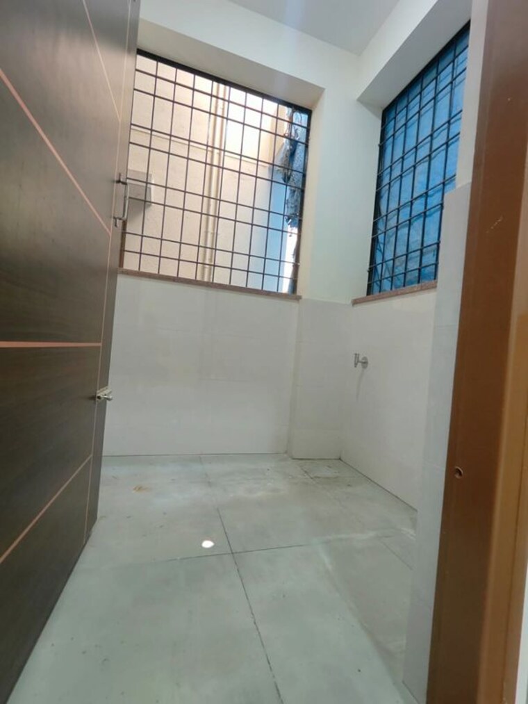 Bathroom, hsr layout sector 3 2 Bedroom 1000 Sq.Ft. Builder Floor In Hsr Layout Sector 3 Bangalore 10572345