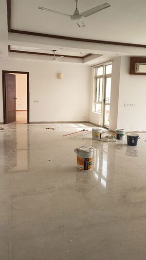 Room in 4 BHK Apartment at Jaypee Kalypso Court, Sector 128 – for Rent