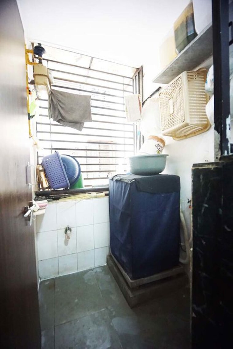 Bathroom, vasna 2 Bedroom 120 Sq.Yd. Apartment In Vasna Ahmedabad 10572348
