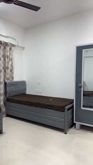 Bedroom in  Pg at Powai – for Rent