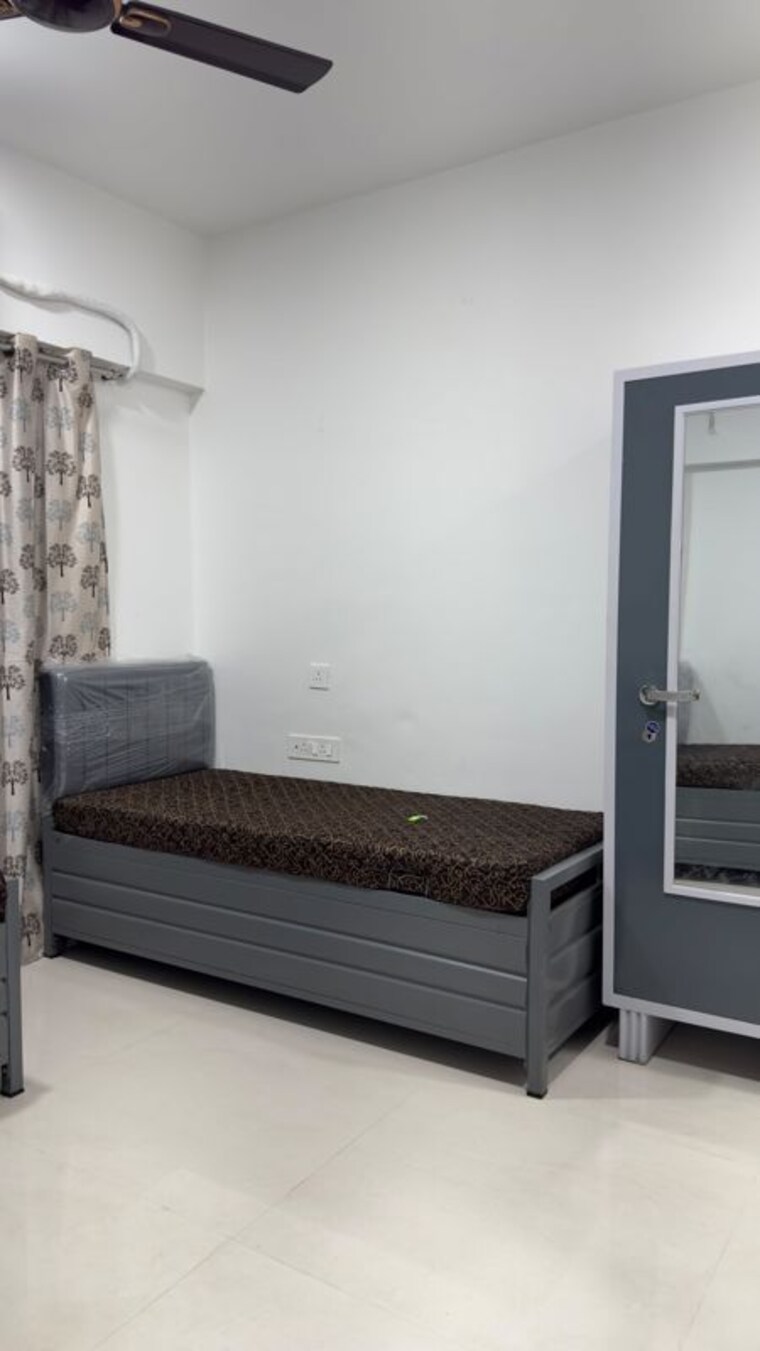 Bedroom, powai Pg For Boys & Girls In Powai 10572344