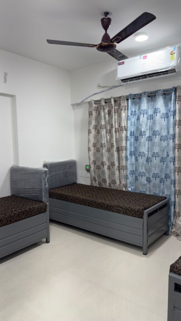 Bedroom, powai Pg For Boys & Girls In Powai 10572344