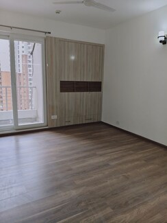 4 BHK + Servant Room Apartment For Rent in 3C Lotus Panache