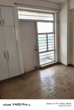 Room in 3 BHK Apartment at Adore Happy Homes Grand, Sector 85 – for Rent