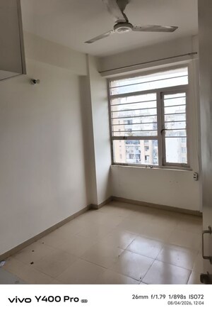 Room in 3 BHK Apartment at Adore Happy Homes Grand, Sector 85 – for Rent