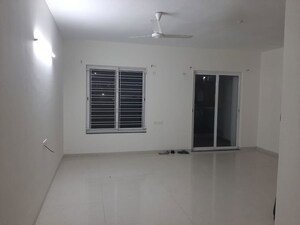 Room in 2 BHK Apartment at Brahma Vantage B, Bavdhan – for Rent