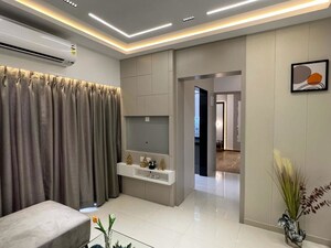 Room in 3 BHK Apartment at Malad East – for Sale