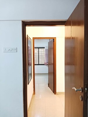 Room in 2 BHK Apartment at Suchidham Complex, Goregaon East – for Rent