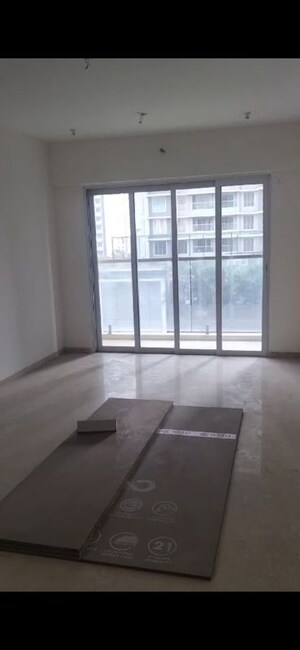 Room in 2.5 BHK Apartment at Sangam The Luxor, Goregaon West – for Rent