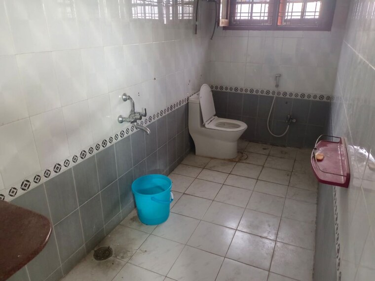 Bathroom, jubilee-residency 6+ Bedroom 65000 Sq.Ft. Independent House In Jubilee Hills Hyderabad 10572398