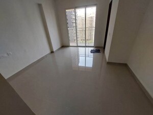 Room in 2 BHK Apartment at Dosti Tulip, Balkum Pada – for Sale