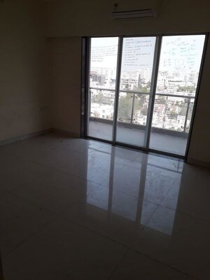 Room in 2.5 BHK Apartment at Aashish Nandanvan, Bavdhan – for Rent