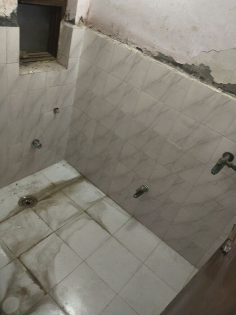 Balcony, royal-garden-estate 3.5 Bedroom 1670 Sq.Ft. Apartment In Sector 61 Noida 10572397