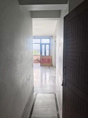 Building Lobby in 3.5 BHK Apartment at Royal Garden Estate, Sector 61 – for Rent