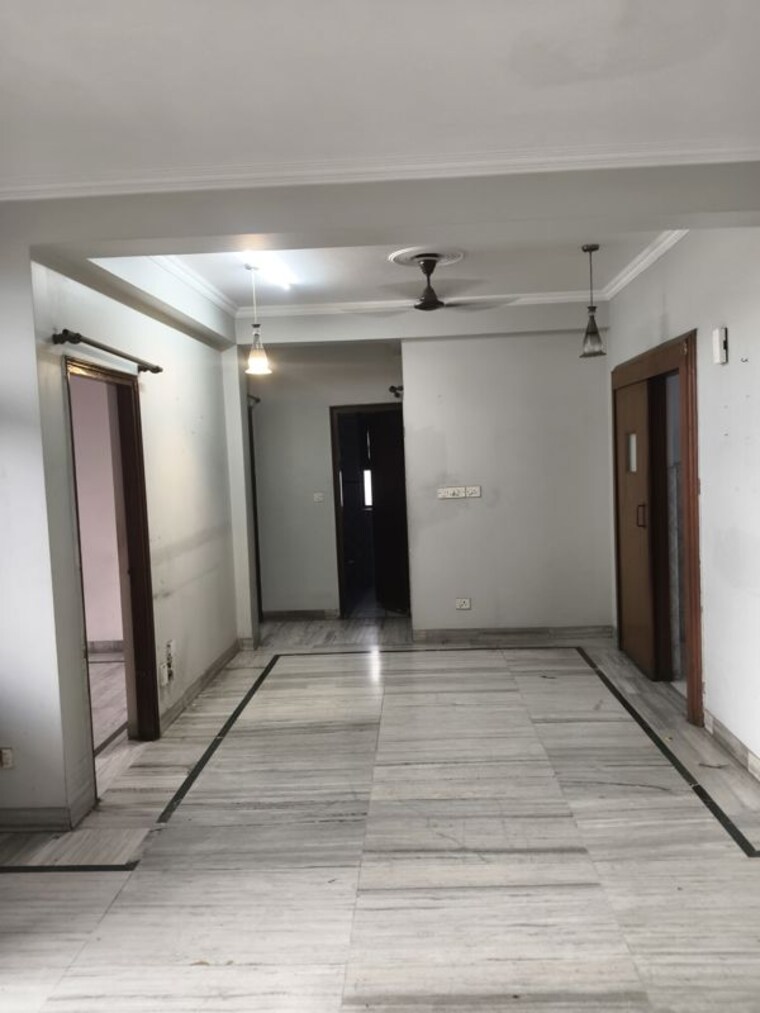 undefined, royal-garden-estate 3.5 Bedroom 1670 Sq.Ft. Apartment In Sector 61 Noida 10572397