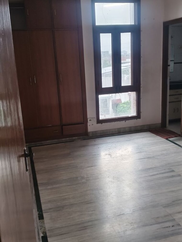 Room, royal-garden-estate 3.5 Bedroom 1670 Sq.Ft. Apartment In Sector 61 Noida 10572397