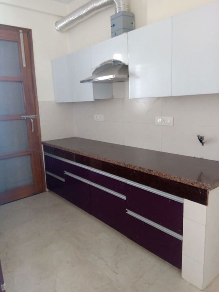 Kitchen, ireo-victory-valley 4 Bedroom 2850 Sq.Ft. Apartment In Sector 67 Gurgaon 10572410