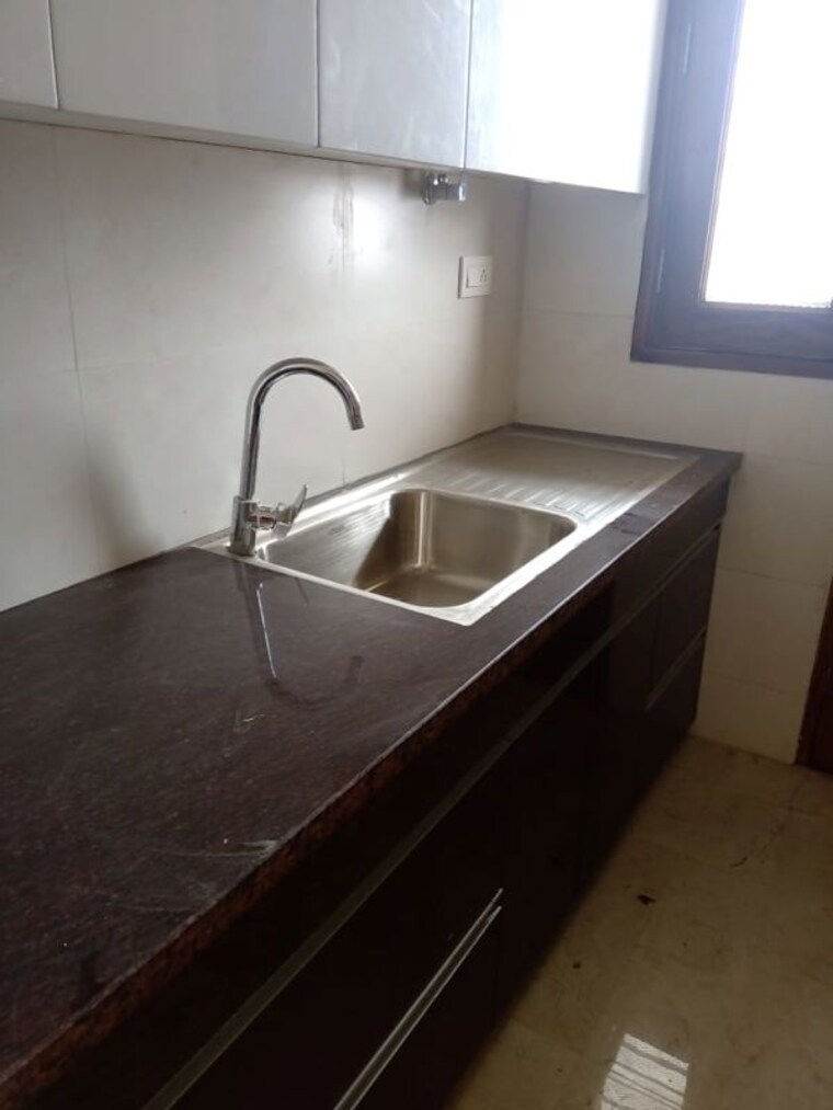 Kitchen, ireo-victory-valley 4 Bedroom 2850 Sq.Ft. Apartment In Sector 67 Gurgaon 10572410