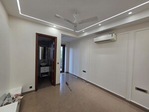 Room in 4 BHK Builder Floor at Vipul World Plots, Sector 48 – for Rent