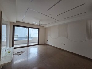 Room in 4 BHK Builder Floor at Vipul World Plots, Sector 48 – for Rent