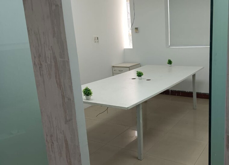 undefined, sector 4 Commercial Office Space 300 Sq.Ft. In Sector 4 Noida 10572423