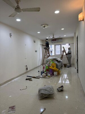 Room in 2 BHK Apartment at Cuffe Parade – for Rent