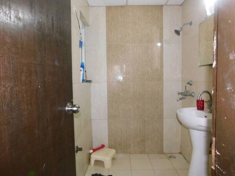 Bathroom, antriksh-golf-view 2.5 Bedroom 1245 Sq.Ft. Apartment In Sector 78 Noida 10572424
