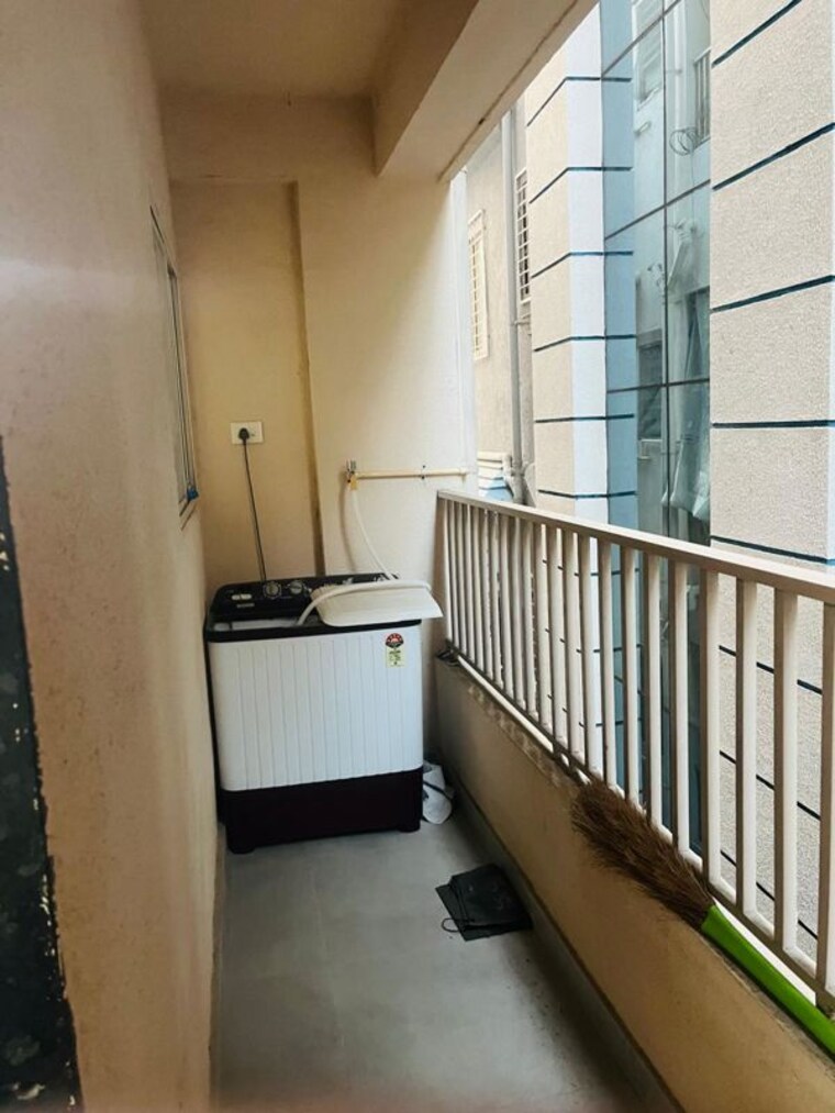 Balcony, kalyani nagar 1 RK 300 Sq.Ft. Apartment In Kalyani Nagar Pune 10572485