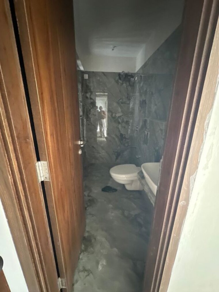 Bathroom, rustomjee-cleon 1.5 Bedroom 541 Sq.Ft. Apartment In Bandra East Mumbai 10572481