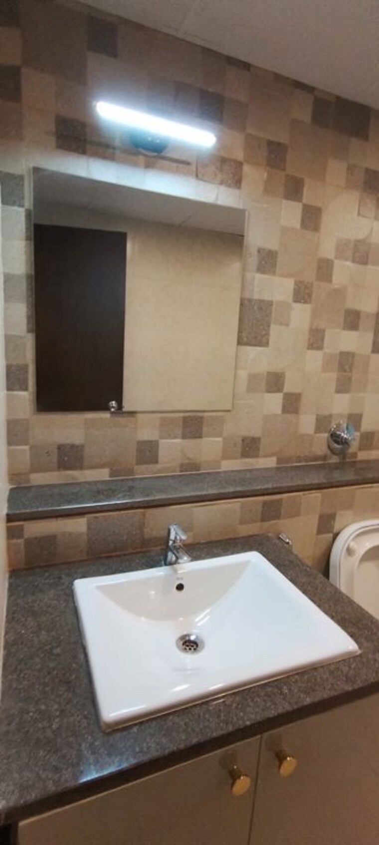 Bathroom, karle-vario-homes 3 Bedroom 1640 Sq.Ft. Apartment In Hebbal Bangalore 10572501