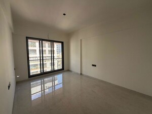 Room in 3 BHK Apartment at Mangesh Darshan Apartment, Santacruz West – for Rent