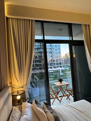Team Area in 3 BHK Apartment at Dosti Tulip, Balkum Pada – for Sale