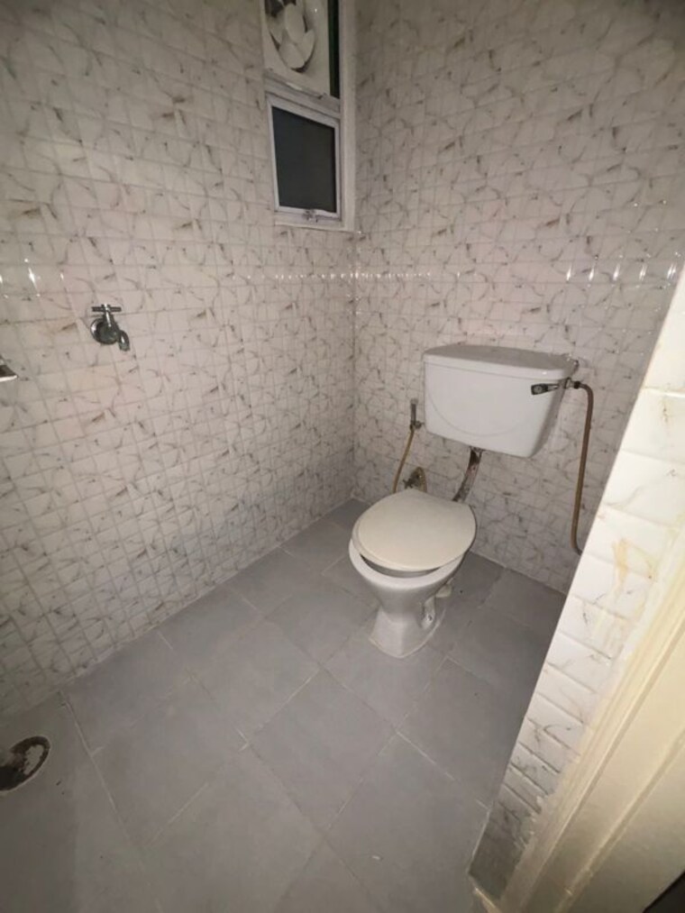 Bathroom, gaur-city-2-16th-avenue 2 Bedroom 1060 Sq.Ft. Apartment In Sector 16c Greater Noida Greater Noida 10390000