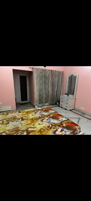 Bedroom in 3.5 BHK Villa at Sector 48 – for Rent