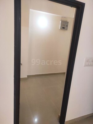 Room in 3 BHK Apartment at Hawelia Valencia Homes, Sector 1 Greater Noida – for Sale