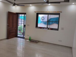 Room in 3 BHK Apartment at Kalkaji – for Rent