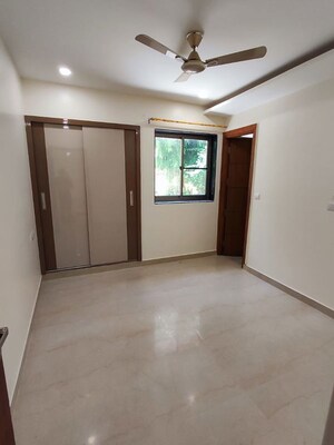 Room in 3 BHK Apartment at Kalkaji – for Rent