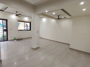 Room in 3 BHK Apartment at Kalkaji – for Rent