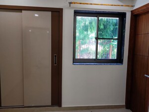 Room in 3 BHK Apartment at Kalkaji – for Rent