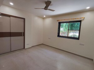 Room in 3 BHK Apartment at Kalkaji – for Rent