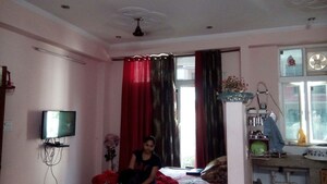 Living Room in 2 BHK Builder Floor at Sector 51 – for Rent