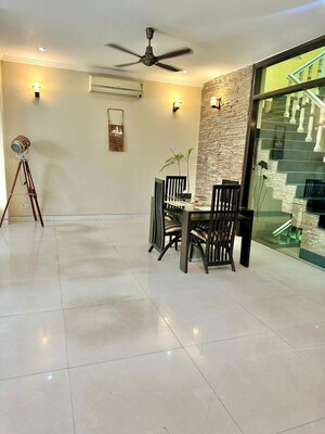 Gym in 6 BHK Villa at Vipul World Plots, Sector 48 – for Sale