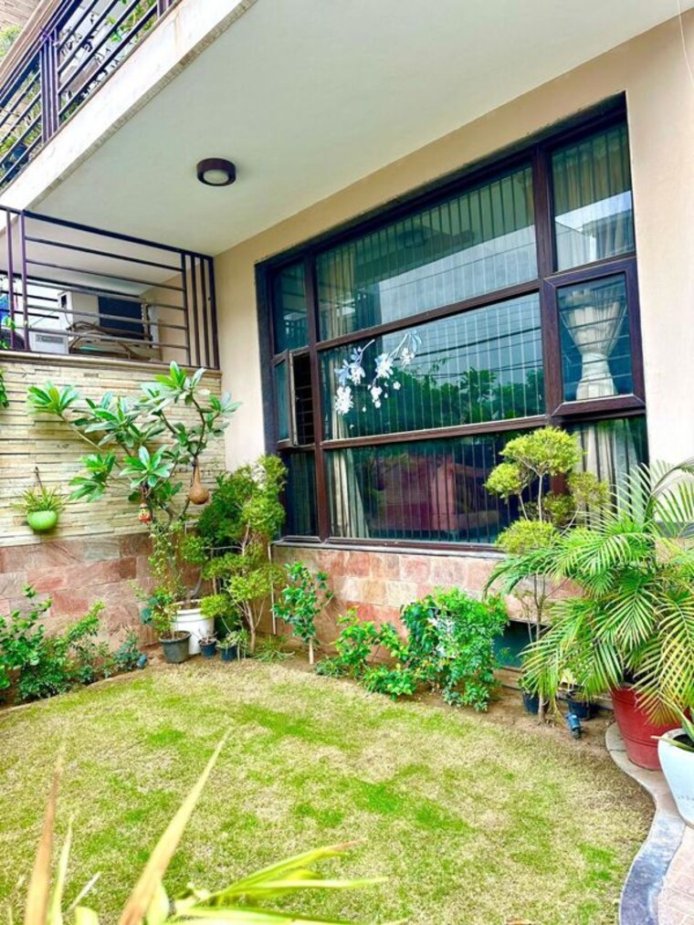 Garden, vipul-world-plots 6 Bedroom 7000 Sq.Ft. Villa In Sector 48 Gurgaon 10572529