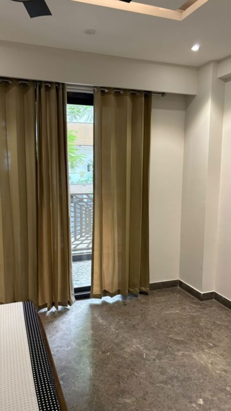 undefined, dlf phase ii 3 Bedroom 1800 Sq.Ft. Builder Floor In Dlf Phase ii Gurgaon 10572579