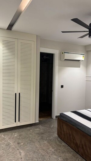 Building Lobby in 3 BHK Builder Floor at Dlf Phase ii – for Sale