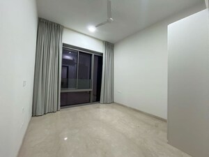 Room in 3 BHK Apartment at Piramal Mahalaxmi, Mahalaxmi – for Rent