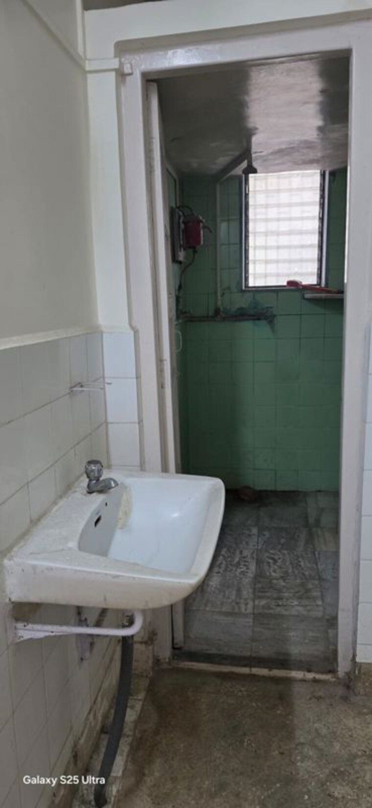 Bathroom, mahim west 1 Bedroom 500 Sq.Ft. Apartment In Mahim West Mumbai 10572597