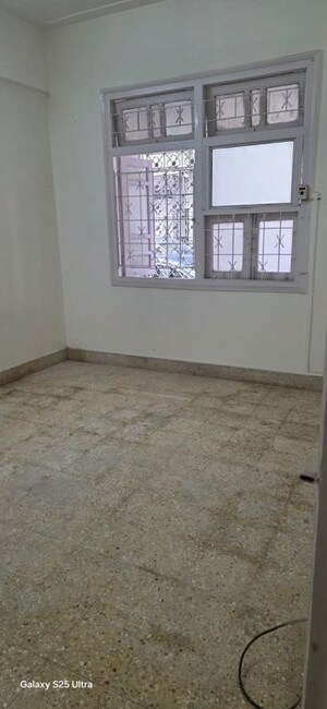 Room in 1 BHK Apartment at Mahim West – for Sale